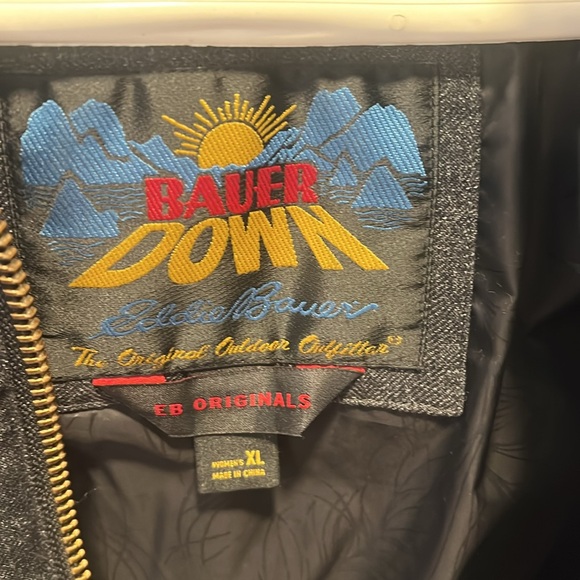 Eddie Bauer 1936 Skyliner Model Bomber - Picture 2 of 7